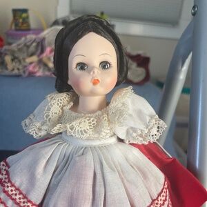 Vintage Madame Alexander RUSSIA Doll 8” International Series NO ARMS